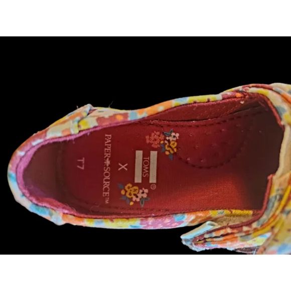TOMS/Paper Source ~ Toddler ~ Limited Edition~ Ditsy Floral Size 7 ~ Like New - Picture 7 of 9